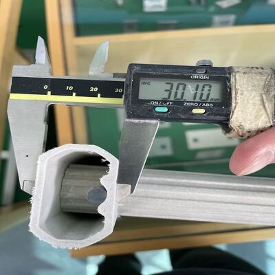 軽量な構造,高強度,優れた防腐性を持つパルトラス FRP 不規則形状プロファイル